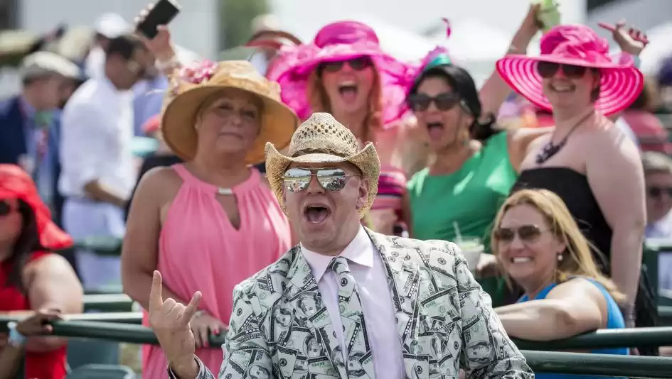 Audiences at Kentucky Derby Audiences at Kentucky Derby