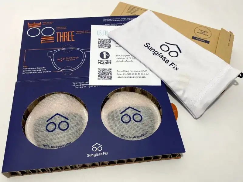 Nachhaltige, preisgekrönte Verpackung von The Sunglass Fix, bereit für den Versand