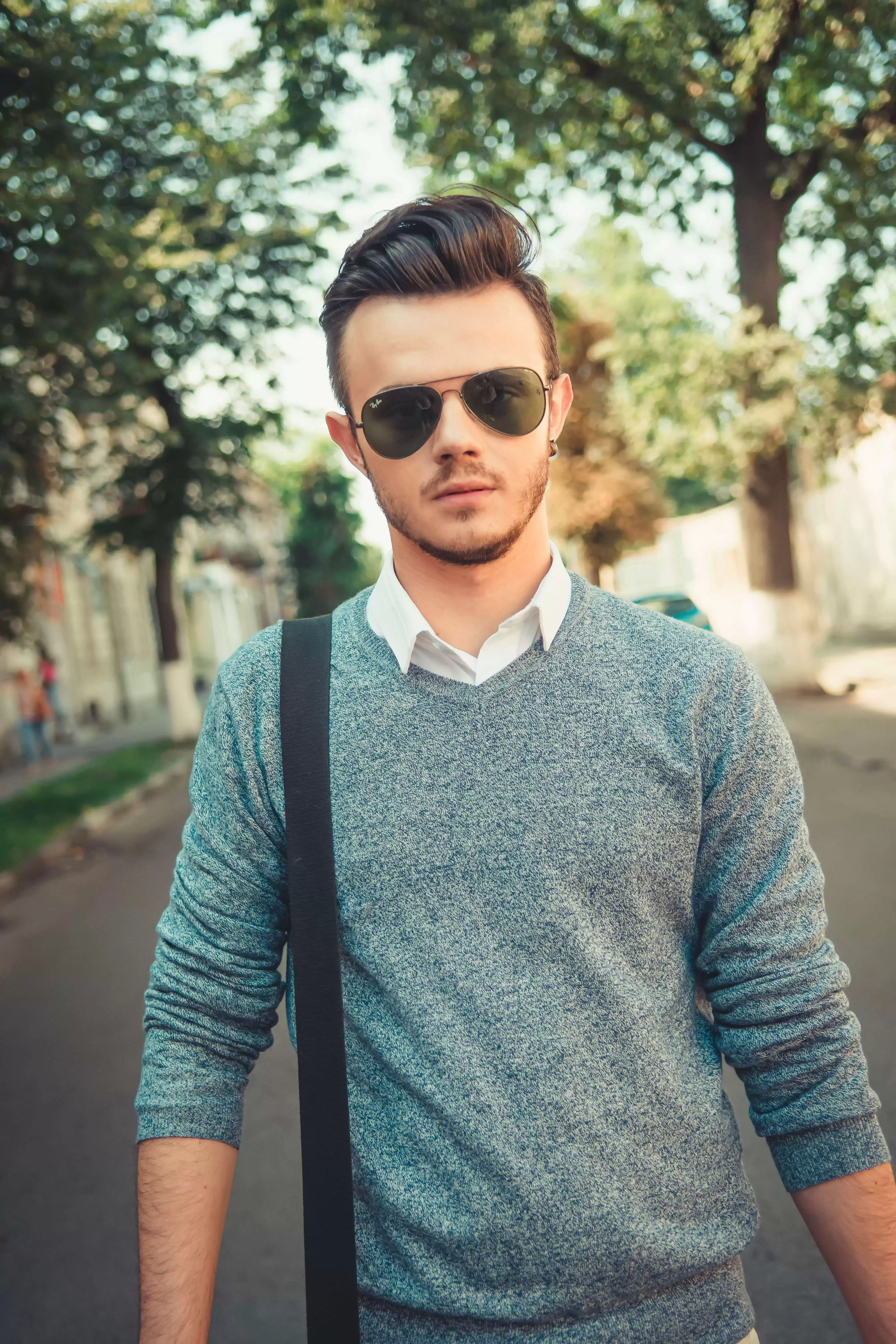Man Wearing G15 Ray Ban Aviator Sunglasses Man Wearing G15 Ray Ban Aviator Sunglasses