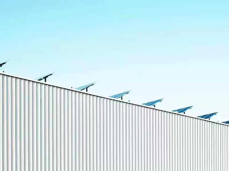 Sunglass Fix casi produce más energía de la que usa a través de la energía solar