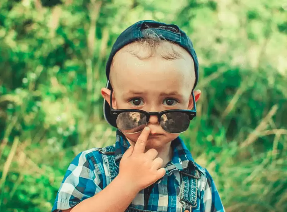 gafas de sol para niños pequeños