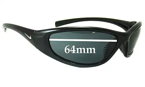Sunglass Fix Lentilles de Remplacement pour Nike EV0180 Tarj RD - 64mm Wide Nike EV0180 Tarj RD Lentilles de Remplacement 64mm wide
