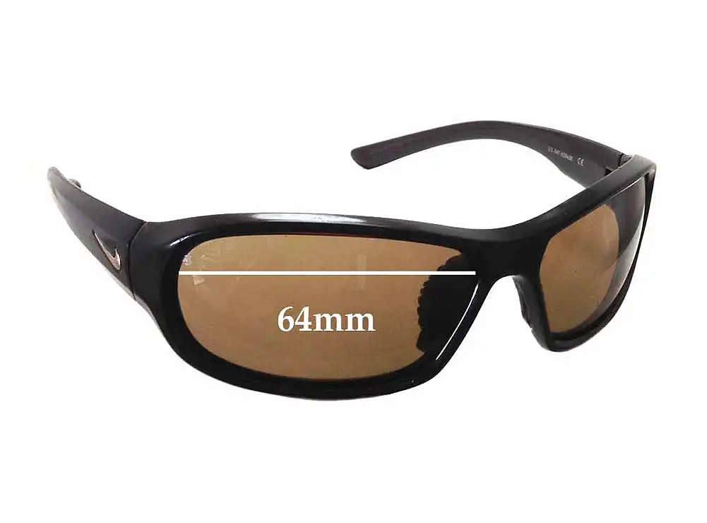 Sunglass Fix Verres de Remplacement pour Nike EV0531 Defiant - 64mm Wide Sunglass Fix Verres de Remplacement pour Nike EV0531 Defiant - 64mm Wide