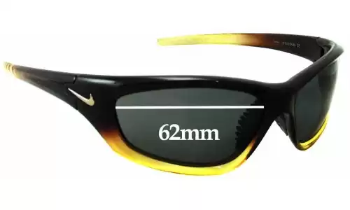 Sunglass Fix Verres de Remplacement pour Nike EV0251 Overpass - 62mm Wide Sunglass Fix Verres de Remplacement pour Nike EV0251 Overpass - 62mm Wide