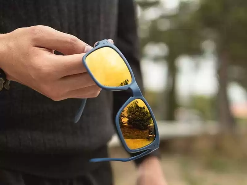 sunglasses with mirrored lenses