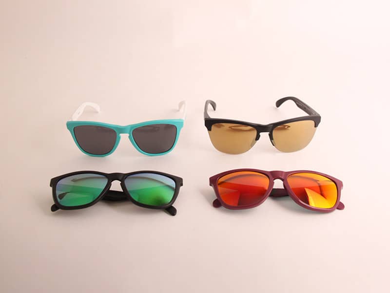 Oakley-Sonnenbrillen mit getönten Gläsern
