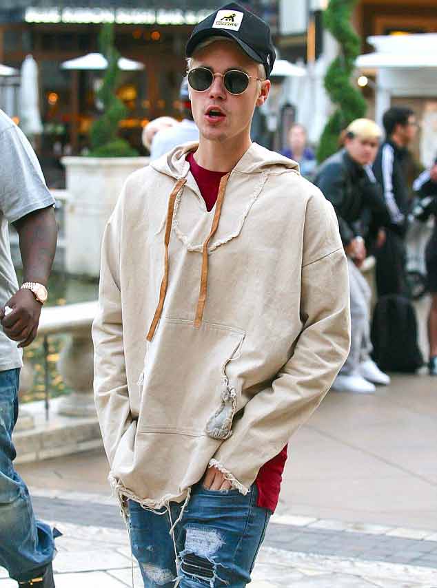 Justin Bieber in His Sunglass Style