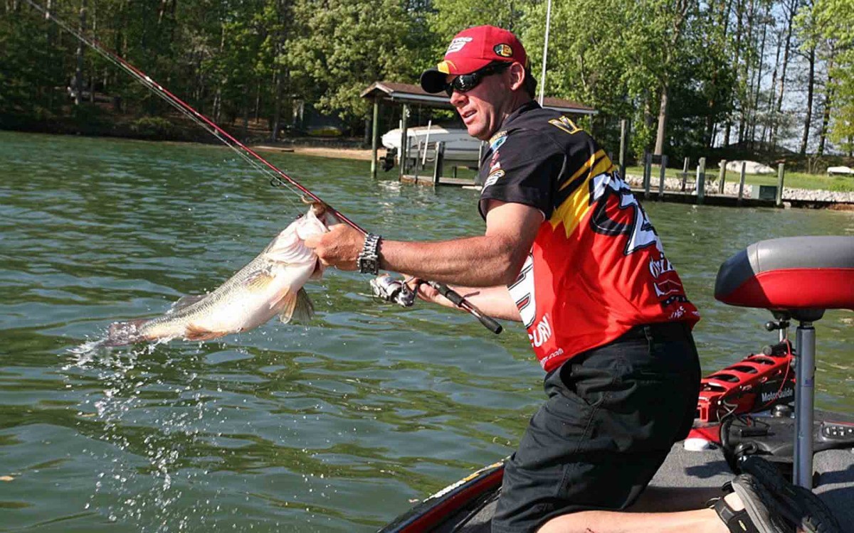 Professional Fisherman Kevin VanDam Gets Help From Polarized Lenses