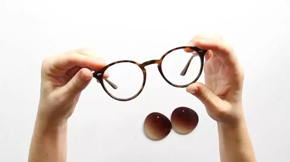 How to replace the lenses yourself